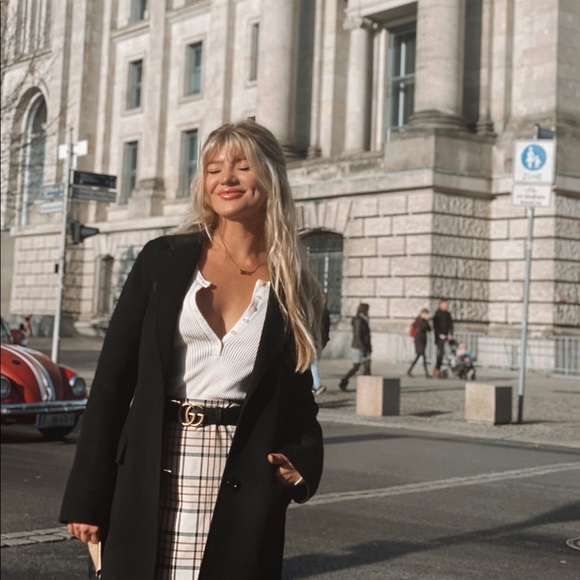 Meet your Posher, Taylor - Picture 1 of 1